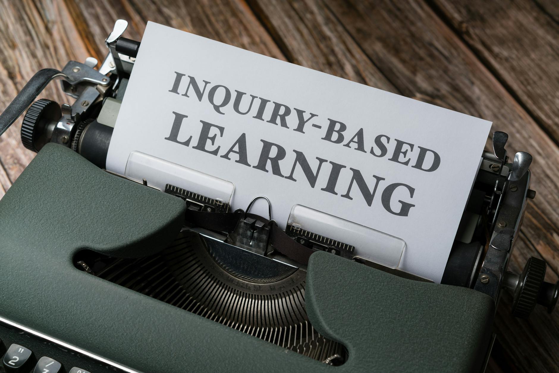 Kaip efektyviai rašyti ir struktūruoti naujienų straipsnius skaitytojų įsitraukimui didinti 2026 metais