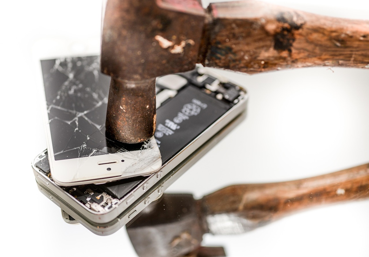 Kaip patiems pakeisti sugedusį telefono ekraną: žingsnis po žingsnio vadovas pradedantiesiems